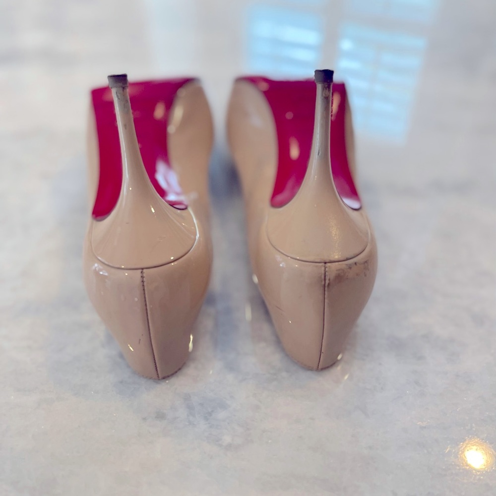 Loved red bottoms size 37 1/2.  Super comfortable.